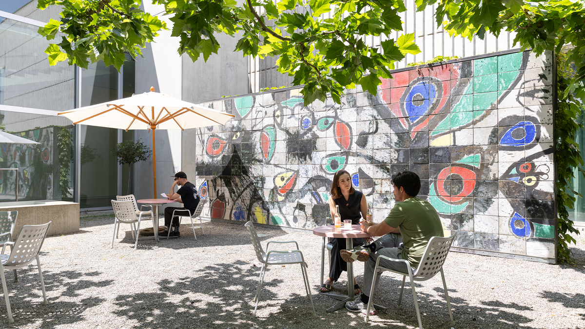 2025_Fabienne-Gantenbein_Kunsthaus-Zürich_Moser-Cafeteria_IMG2683