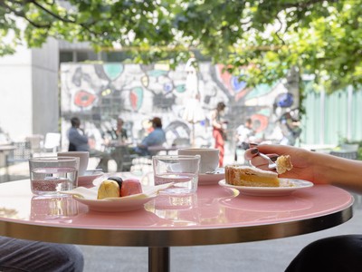 2025_Fabienne-Gantenbein_Kunsthaus-Zürich_Moser-Cafeteria_IMG2431