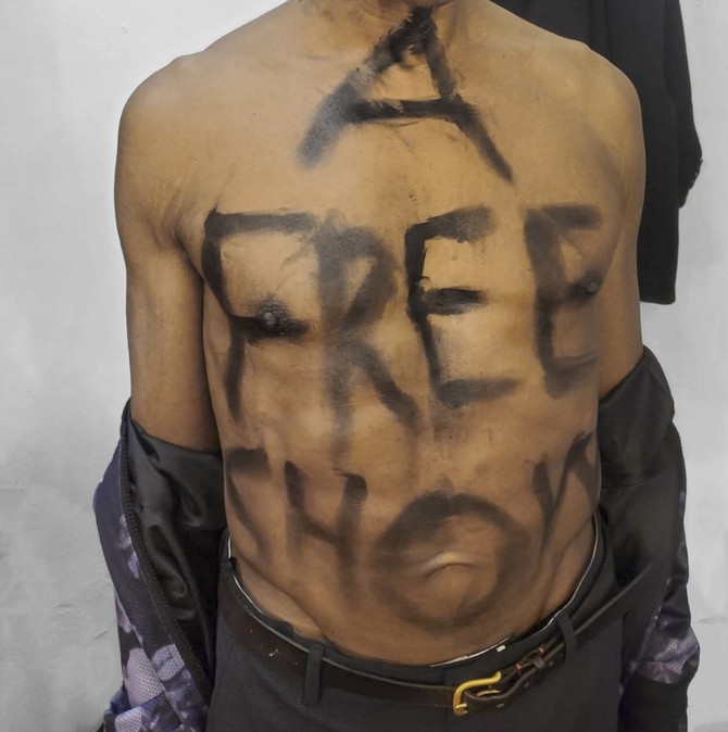 Lemon_Free show torso