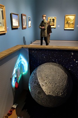 SliderSmall_HF_Moon_vernissage_15.jpg